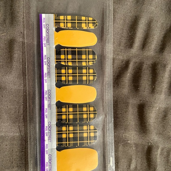 Color Street - Picture 4 of 10